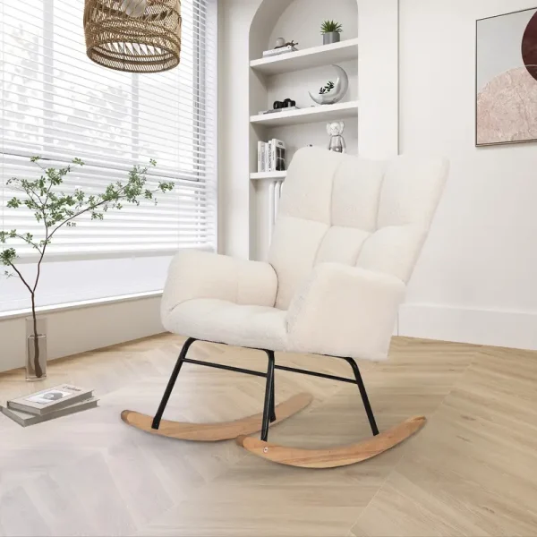 Fauteuil à bascule Anajqaqia scandinave en laine d'agneau blanc cassé, base bois.